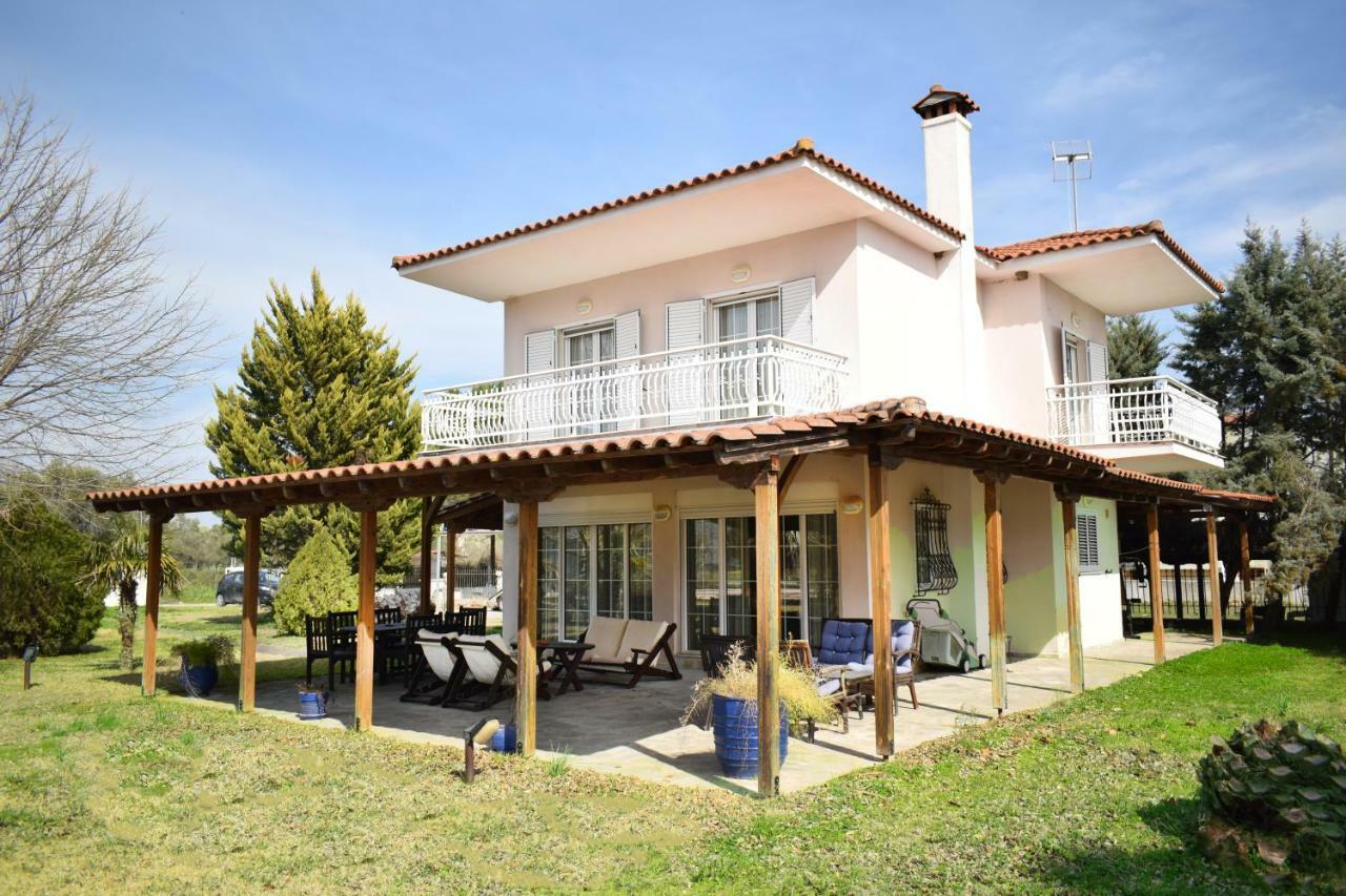 Villa Close To The Beach Ormos Panagias Exterior photo