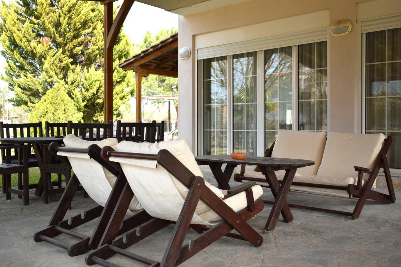Villa Close To The Beach Ormos Panagias Exterior photo